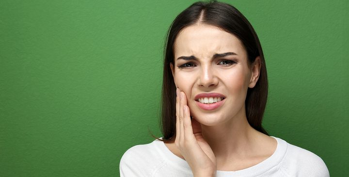 كمادات الشاي.. أفضل وصفة طبيعية لعلاج حساسية أسنانك!