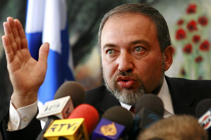 ليبرمان يدعو لفرض عقوبة الإعدام بحق الفلسطينيين