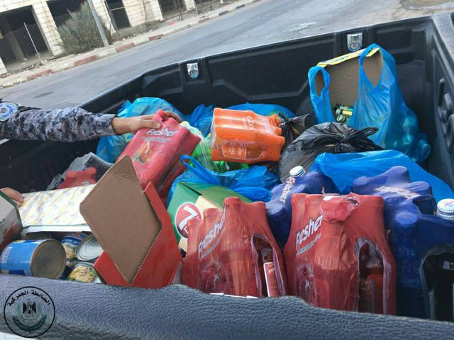 إتلاف مواد غذائية منتهية الصلاحية في جنين