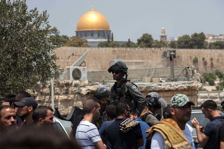 القيادة تدرس المطالبة بعقد قمة عربية طارئة حول القدس