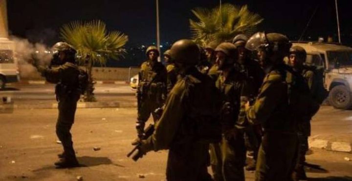 الاحتلال يغلق حاجز "دوتان" ويداهم منزلين في يعبد