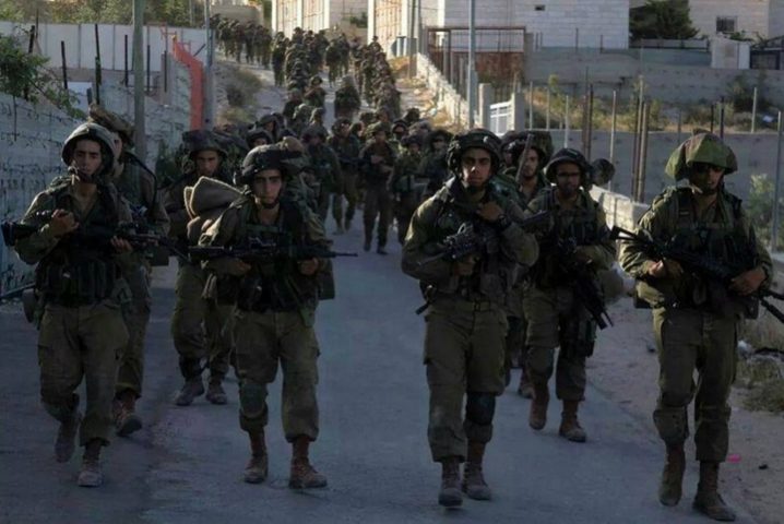 الاحتلال يدفع بتعزيزات للضفة تحسبا لمواجهات رافضة لقرار ترامب بشأن القدس