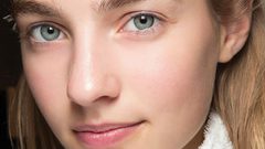 خلطات طبيعية تغنيك عن شراء الكريما