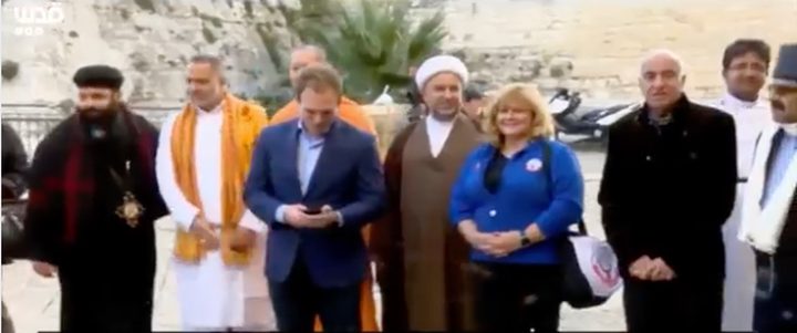 مقدسيون يمنعون الوفد البحريني ضيف إسرائيل دخول الأقصى