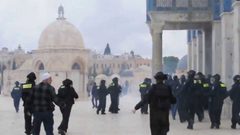 ادعيس: أكثر من 95 اعتداء وانتهاكا للأقصى ودور العبادة خلال الشهر الماضي