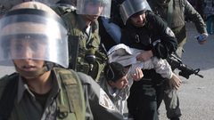 الاحتلال يعتقل طفلين خلال مواجهات شمال بيت لحم