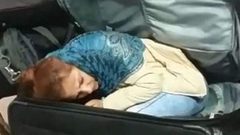 حاولت دخول تركيا داخل حقيبة سفر (صور)