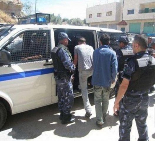 القبض على 3 أشخاص صادر بحقهم 12 مذكرة قضائية في جنين