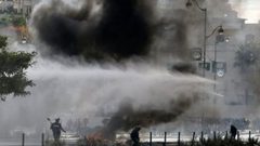 إصابة شاب وبتر يده خلال مواجهات في طولكرم