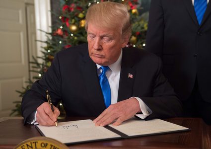 لليوم السادس.. المظاهرات والاحتجاجات تجوب شوارع العالم رفضاً لقرار ترامب