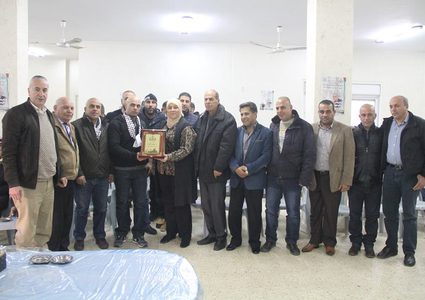 غنام تكرم الأسير  المحرر عبد الرحمن حمايل