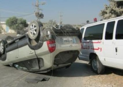 إصابة ثلاثة مواطنين بحادث سير شرق نابلس