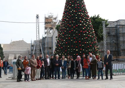 زيارة باص النجاح الى كنيسة المهد