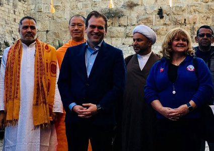 رجال أعمال اسرائليين يردون"الجميل" للبحرين