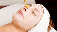 أقنعة طبيعية تقضي على مشكلة المسامات الواسعة