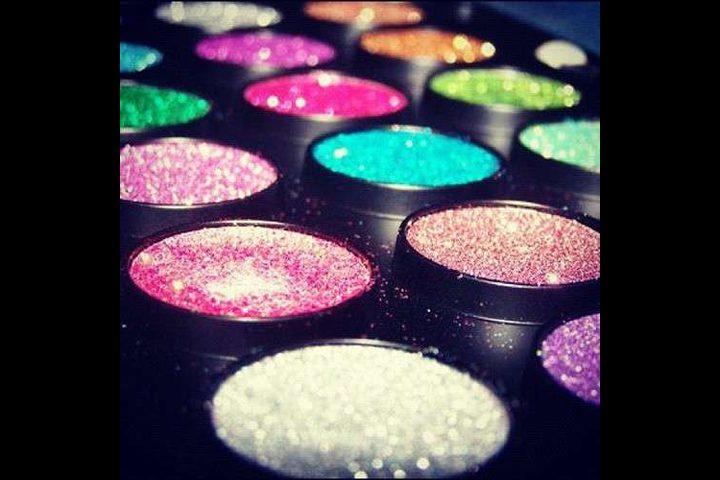 احذري استخدام مكياج الـ”غليتر” لهذه الأسباب