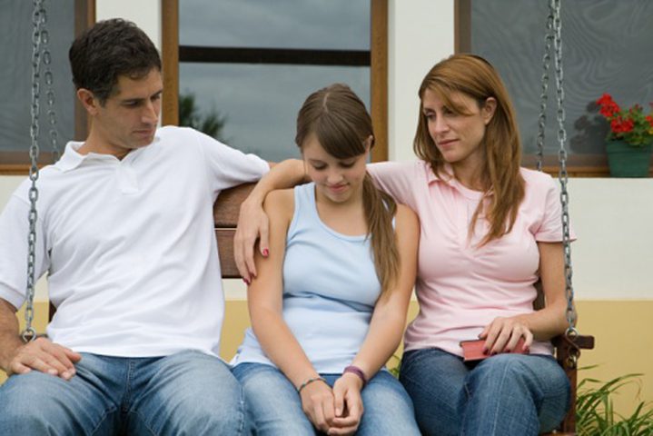 هكذا يصبح التعامل مع إبنكم المراهق سهلاً... تخلّوا عن هذه الأخطاء