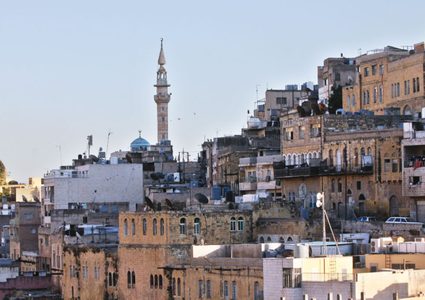 شبيهة نابلس في الأردن .. تواجه قرار ترامب على طريقتها الخاصة (صور - وثائق)