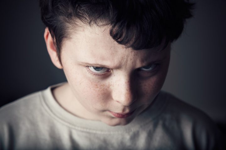 ما هي مؤشّرات إصابة طفلك بنوبات الغضب... وكيف تتصرّفين؟