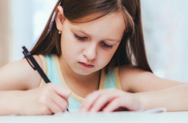أسباب تدني دافعية الطفل للمذاكرة