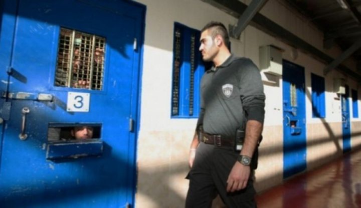 محكمة الاحتلال تمدد اعتقال أربعة مواطنيين من القدس
