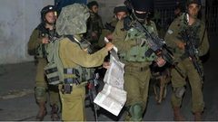 الاحتلال يسلم فتيين بلاغين لمراجعة مخابراتها