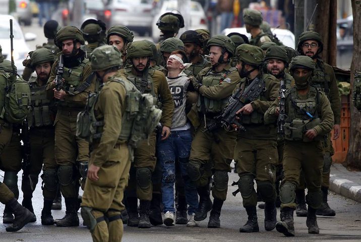 الفتى المعتقل فوزي الجنيدي يروي تفاصيل تنكيل 23 جنديًا به