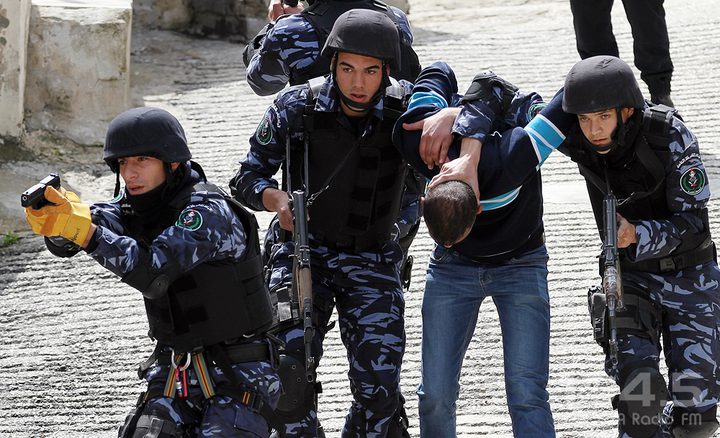 الشرطة توضح بالتفاصيل..لهذا السبب ألقت الشرطة القبض على 12 شخصا