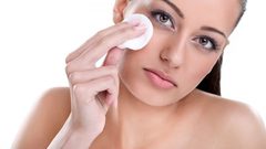 عادة جمالية تتبعينها يومياً لكنها تدمر بشرتك