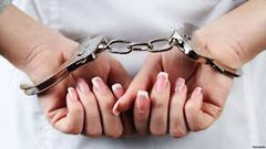 أمريكية تخدع السلطات بمبالغ مالية ضخمة