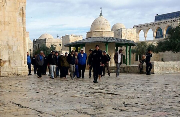 عشرات المستوطنين يجددون اقتحاماتهم للمسجد الأقصى