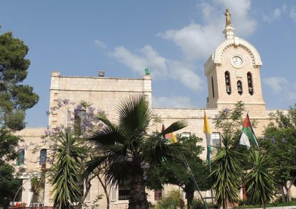 جامعة فلسطينية: تعايش .. قصة قذيقة اسرائيلية (صور)