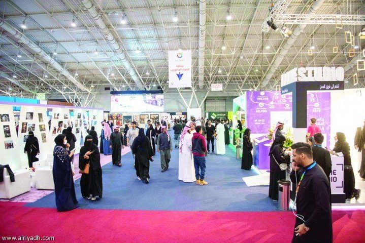 ملتقى ألوان في نسخته السادسة نجاح باهر وأكثر من(30) ألف زائر