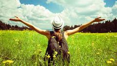 ما مدى ارتباط الدخل بالسعادة والرضى النفسي