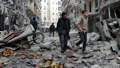 بعد 36 عاما...يسمع نبأ عن أخيه المحاصر في غوطة دمشق