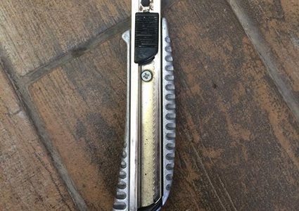 الاحتلال يعتقل شابًا بزعم حيازته سكينًا "فيديو"