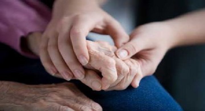 امرأة شخصت مرض الشلل الرعاش عن طريق "رائحته"!