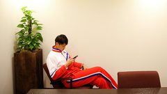 اصيب بالشلل بعد استخدام الجوال ليومين متواصلين