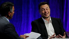 إيلون ماسك ينشر رقم هاتفه الشخصي في تغريدة بالخطأ