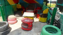 مصريون يحولون القمامة إلى منتجات قابلة للاستخدام