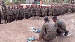 الهاتف ألد أعداء الجيش الهندي