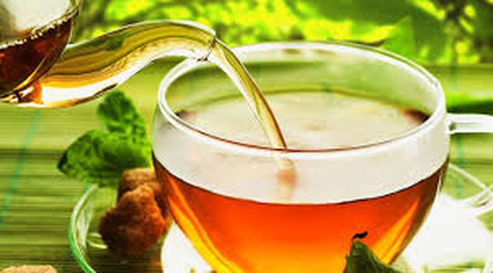 كوب من الشاي الساخن للمحافظة على قدرتك البصرية