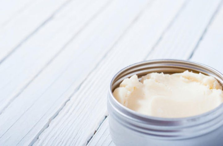 فوائد واستخدامات زبدة الشيا للشعر