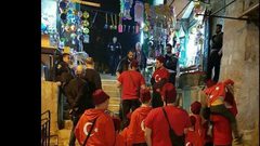 الاحتلال يعتقل مواطنين تركيين (فيديو)