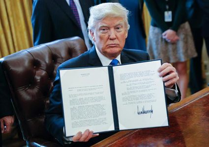 قرار ترامب يترنح... وسط رفض عالمي