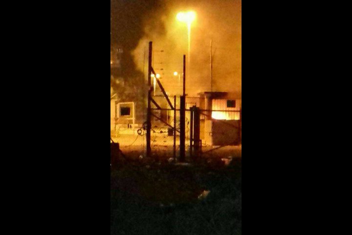 إحراق غرفة المراقبة التابعة للاحتلال في قلقيلية