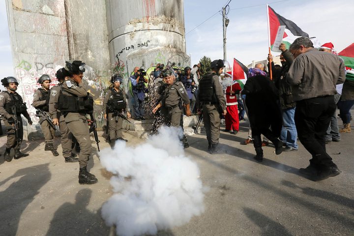 إصابات بالاختناق في مواجهات مع الاحتلال شرق بيت لحم