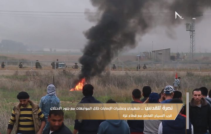 مواجهات مع جنود الاحتلال قرب السياج الفاصل مع قطاع غزة (فيديو)