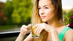 مشروبات ساخنة للحفاظ على نضارة البشرة