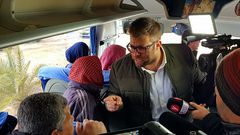 قراقع يدين اعتراض عصابة إسرائيلية اعتراض حافلات عائلات أسرى غزة